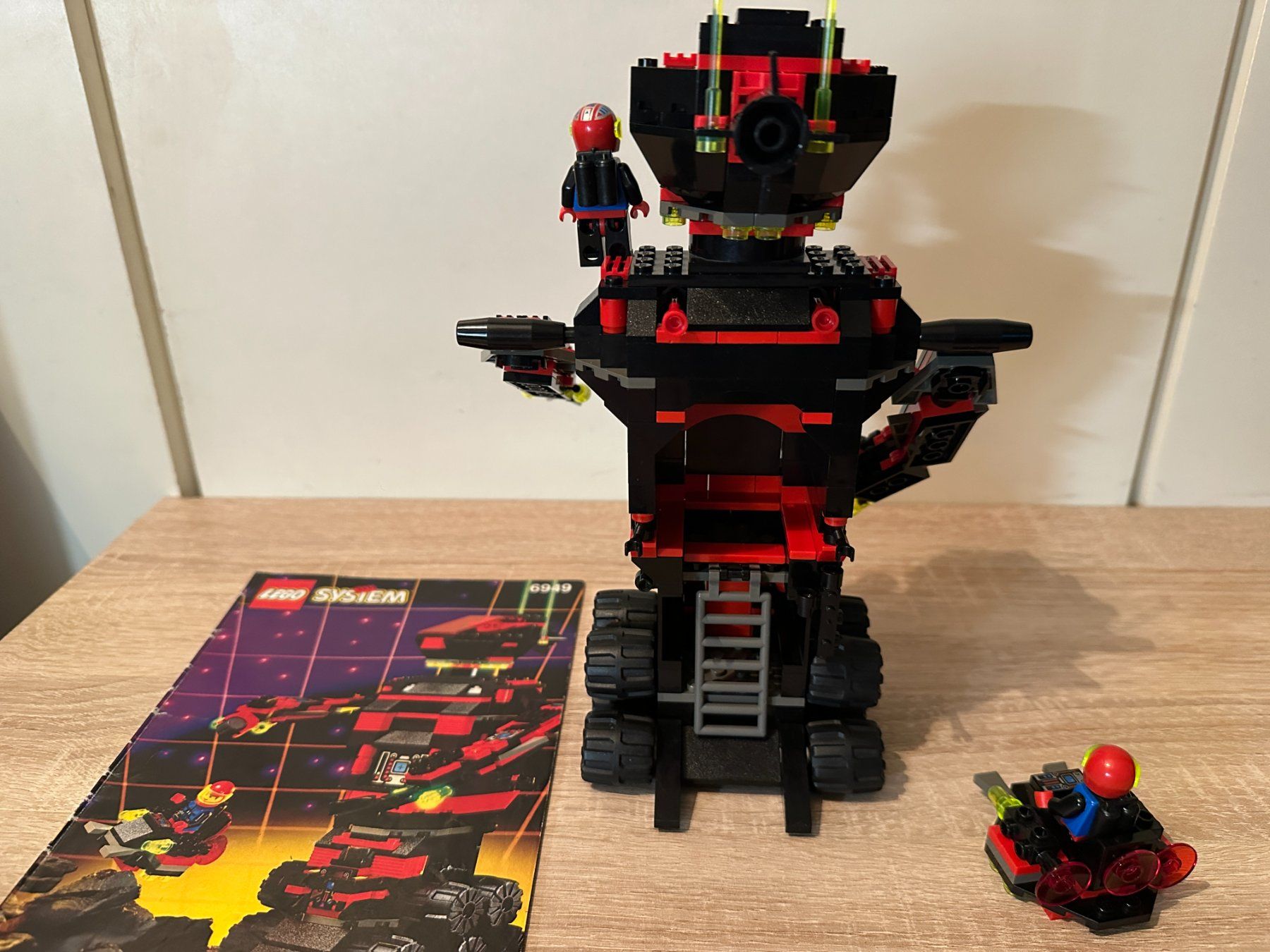 Lego Kit di costruzioni: LEGO Space 6949 Robo-Guardian, Space – Usato da Basel venduto da Don-Angel 2