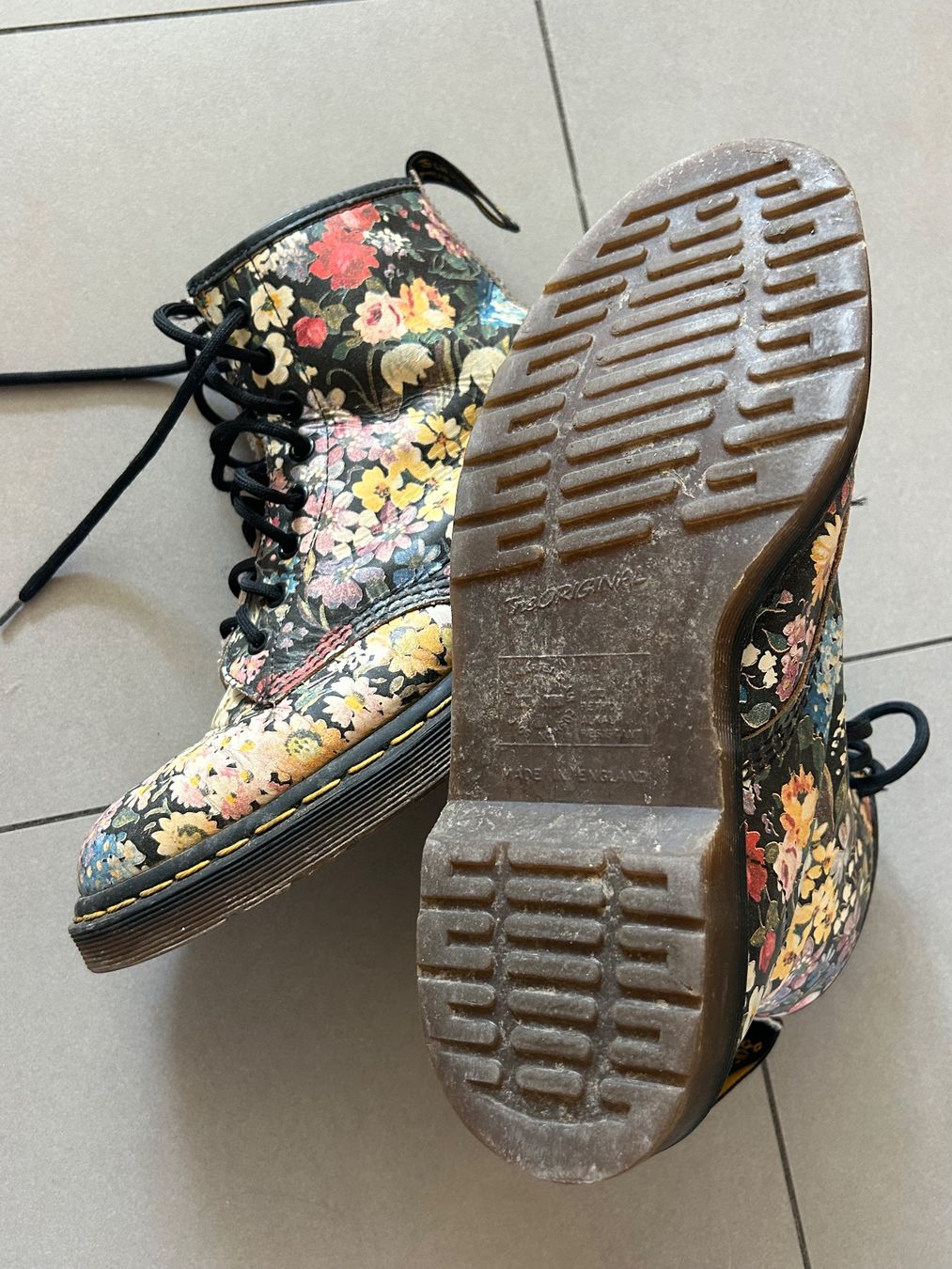 Dr. Martens Scarpe da uomo: Original Dr. Martens - Made in England - Gr. 39 – Usato da Luzern venduto da readyforlife 2