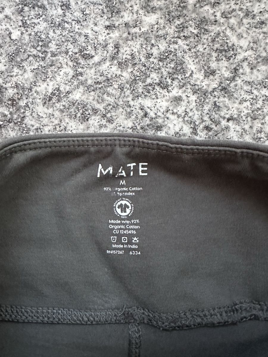 Pantaloni: Mate yoga shorts M – Usato da Bellinzona venduto da Samirablank 3