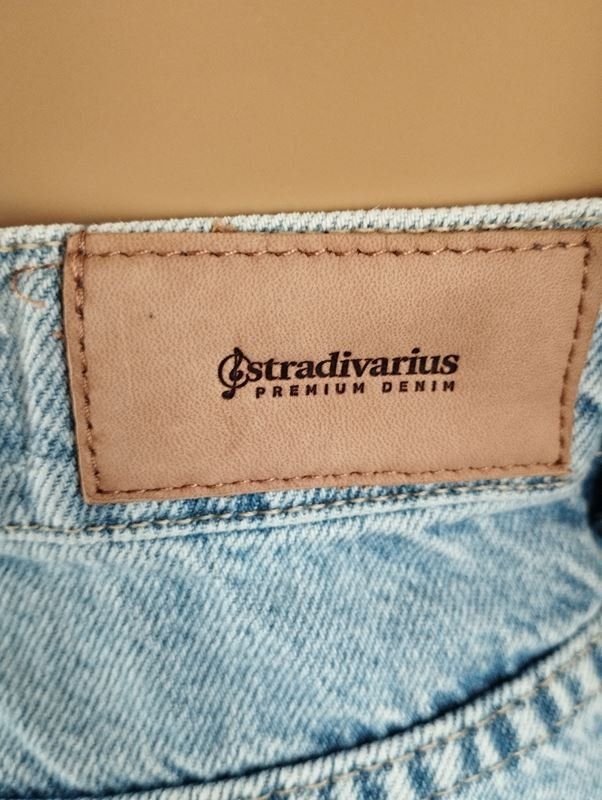 Stradivarius Jeans: STRADIVARIUS Jeans Gr. 32 – Usato da Schübelbach venduto da Restwert_Schubelbach 3