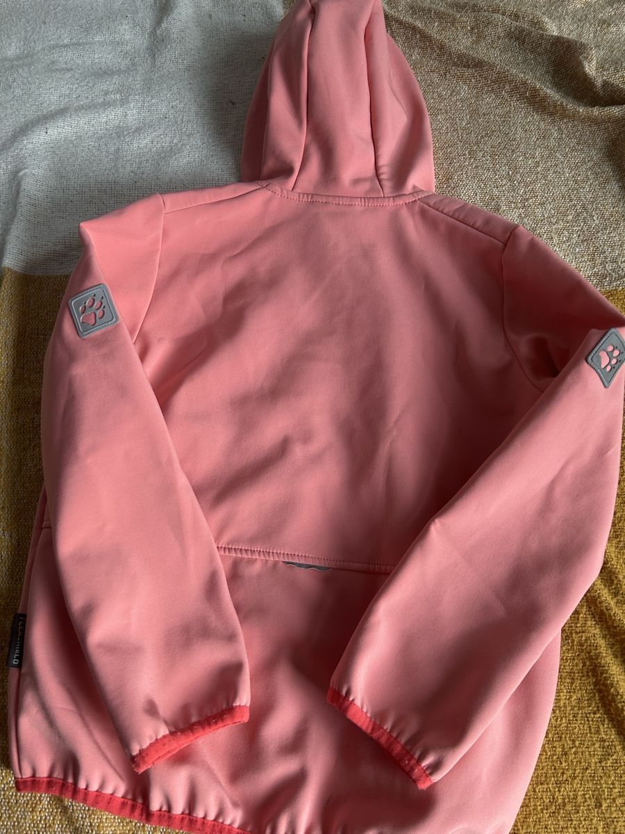 Jack Wolfskin Giacche & Cappotti: Jack Wolfskin Softshell Jacket, Size 128, Coral Red! – Nuovo (secondo la descrizione) da Thalwil venduto da mar_pvx7 5