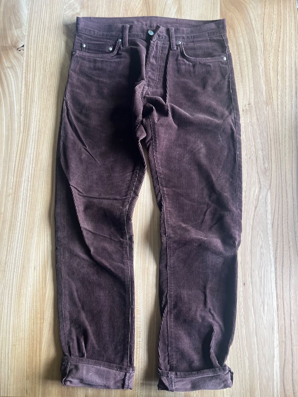 Carhartt Pantaloni: Carhartt Cordhose – Usato da Chur venduto da lea_qg88