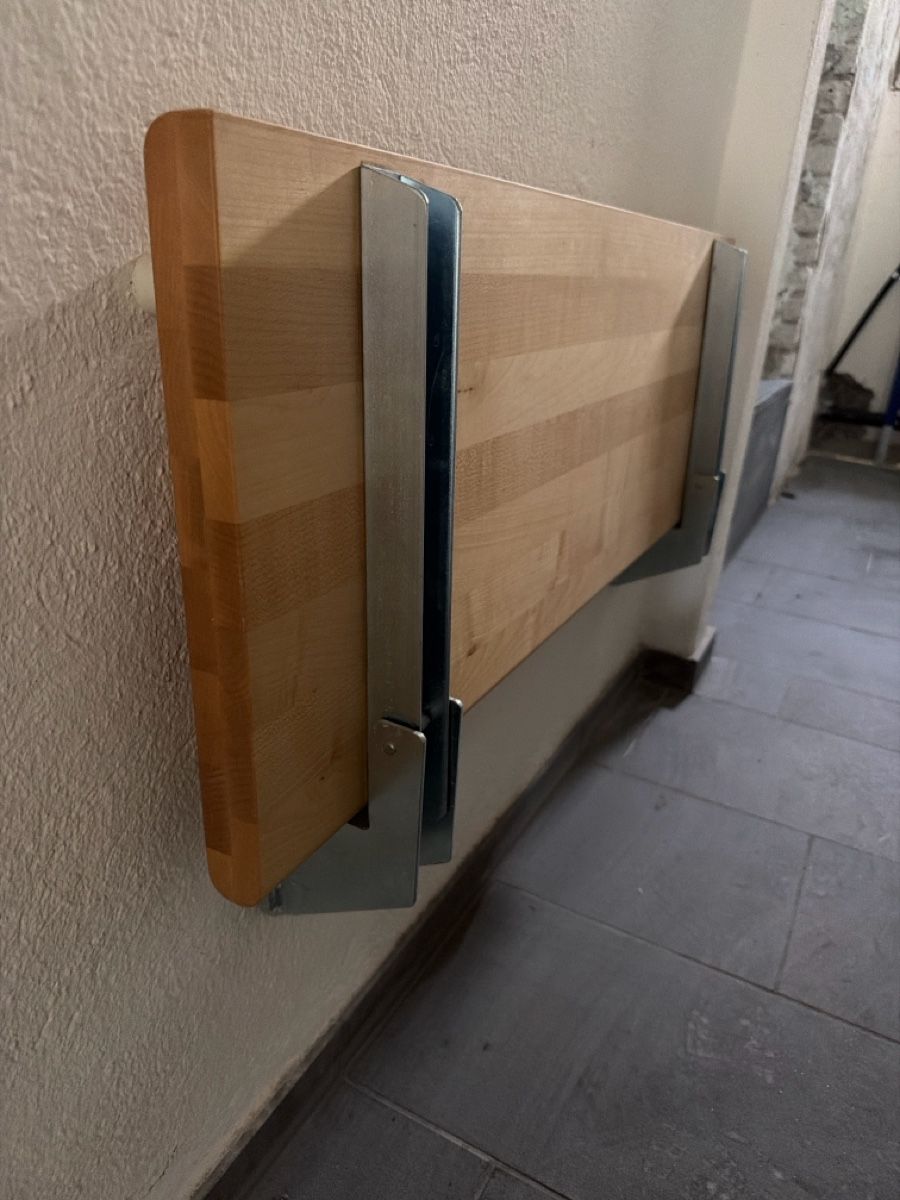 Panchine: Klapp Sitz oder Tisch  Wandmontage Holz massiv – Usato da Zürich venduto da joyfulgrace 1