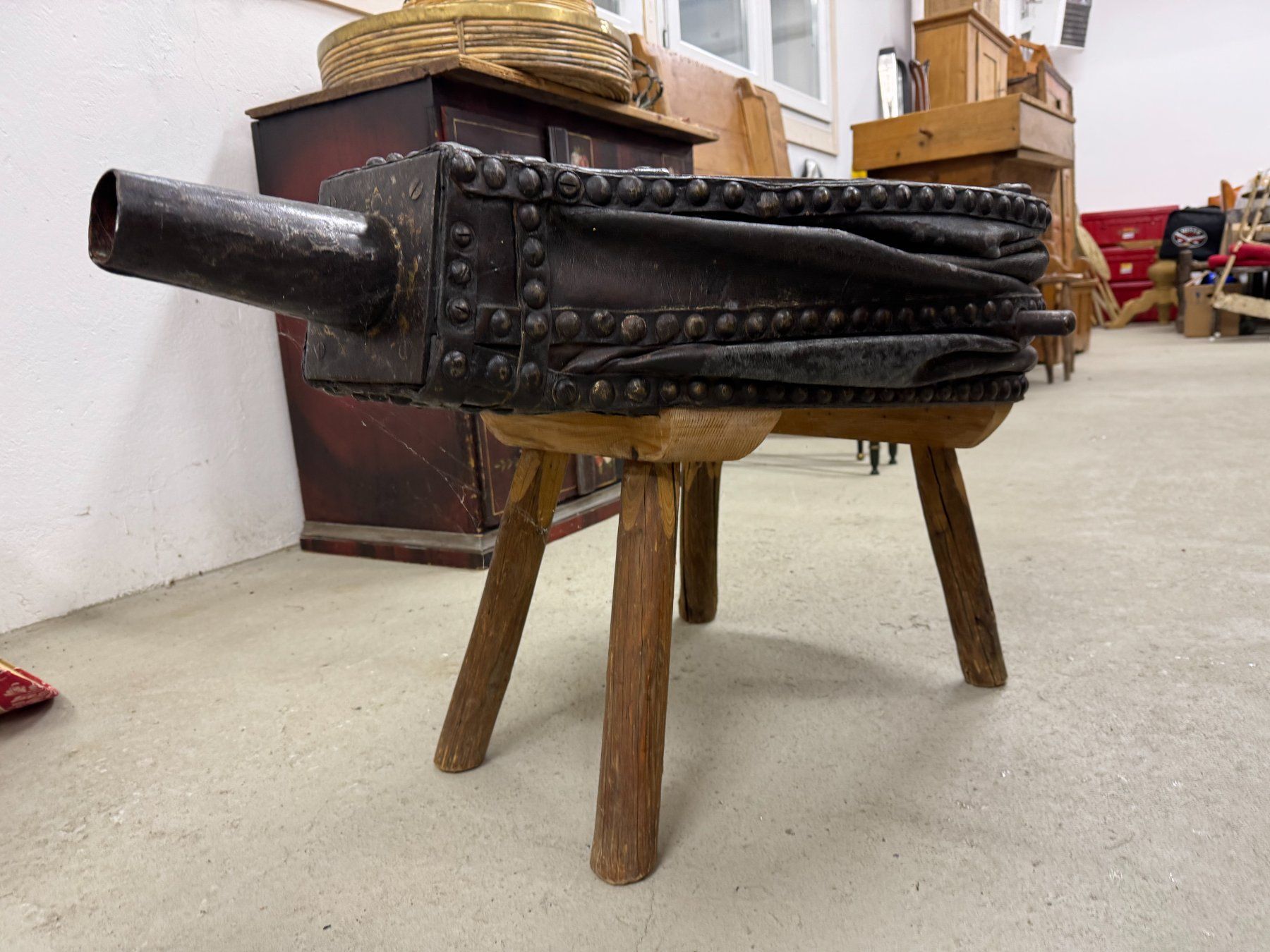 Tavoli: Table Soufflet de Forge sur Pied – Usato da Oeschseite venduto da -Luxury-On-Line-