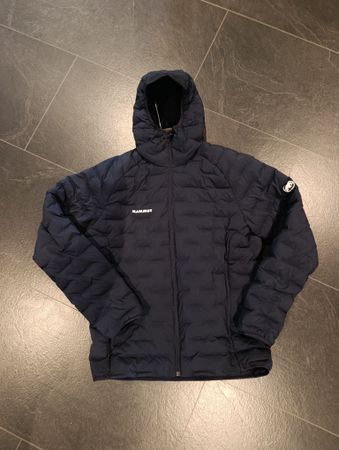 Mammut Daunenjacke dunkelblau Grösse L neuwertig