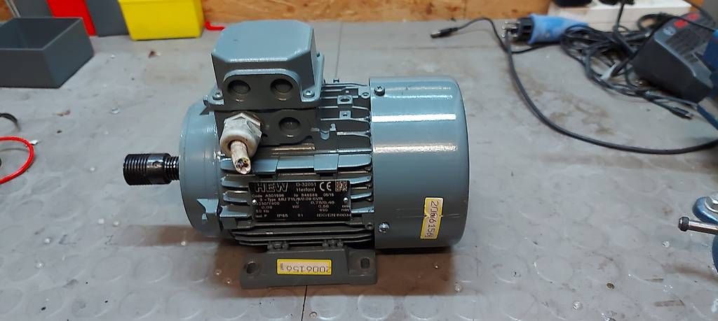 Motori: Drehstrommotor 0.09 KW – Usato da Fisibach venduto da Lorobin 4