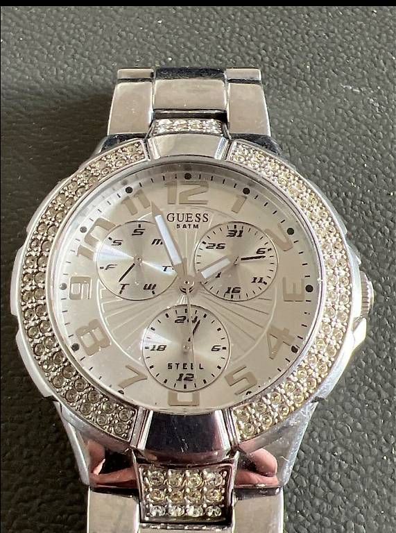 Montres: Guess 40 mm Quartz  – D'occasion à Bern par majorel