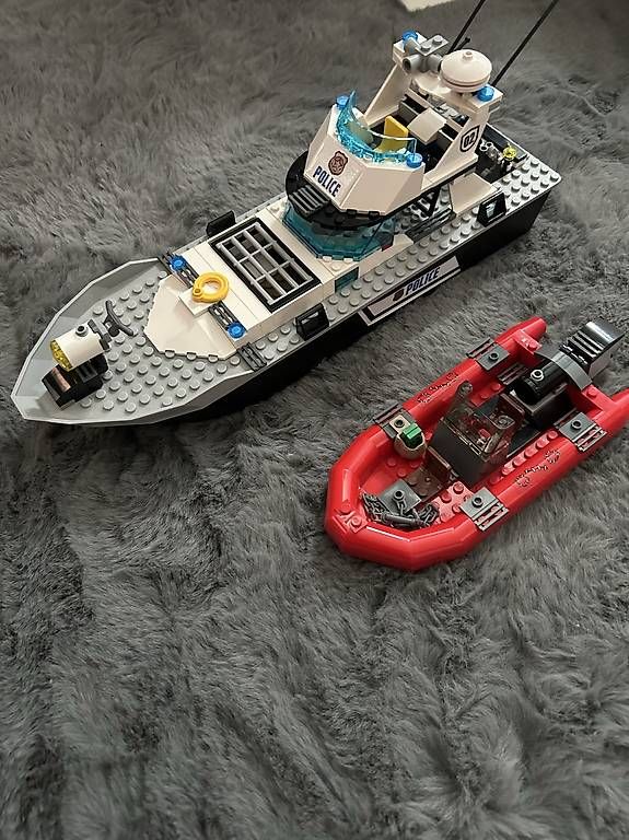 Spielzeuge: Lego City Polizeipatrouillen Boot – Gebraucht aus Diegten von Jaqueline4 1
