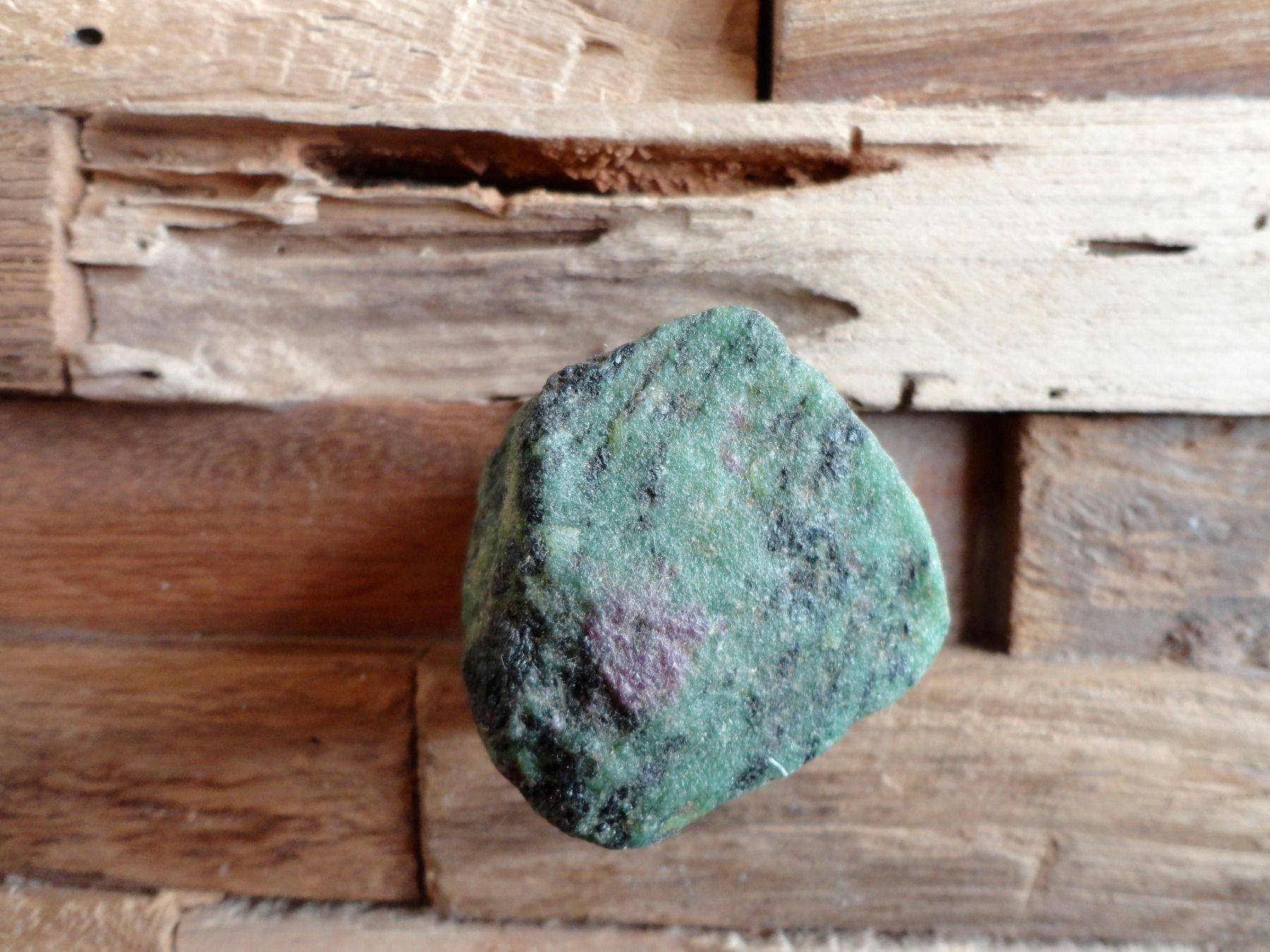 Minerali & Pietre curative: Rubin mit Zoisit – Nuovo (secondo la descrizione) da Biberist venduto da Steine 1