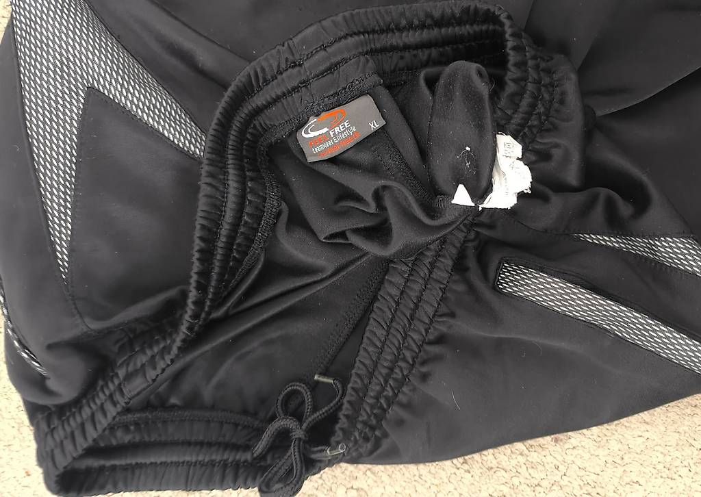 Completi: Feel Free Trainingsanzug  Herren, Gr. XL – Usato da Pully venduto da vir_58dk 4