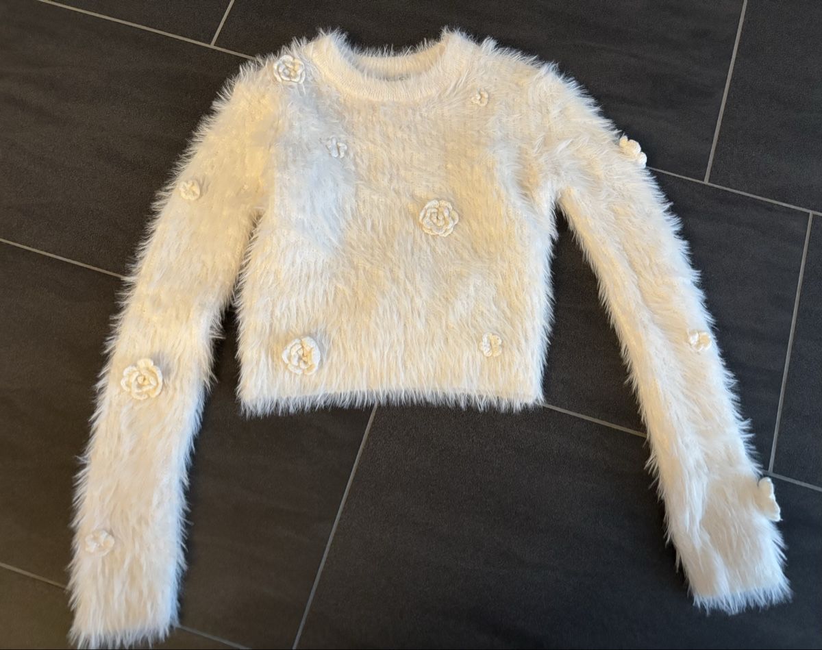 Zara Maglioni & Felpe: Weisser Pullover mit Blumen – Nuovo (secondo la descrizione) da Kreuzlingen venduto da MFabiana