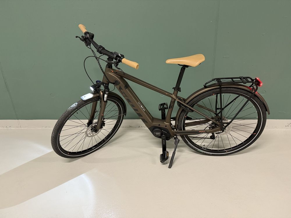 fahrradhelm mit visier für brillenträger Abus Pedelec 2.0 ACE Midnight Blue mit LED Rücklicht main image 1