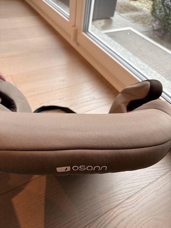 Seggiolini per auto: Siège Réhausseur Enfant – Usato da Lausanne venduto da lig_xw8t 2