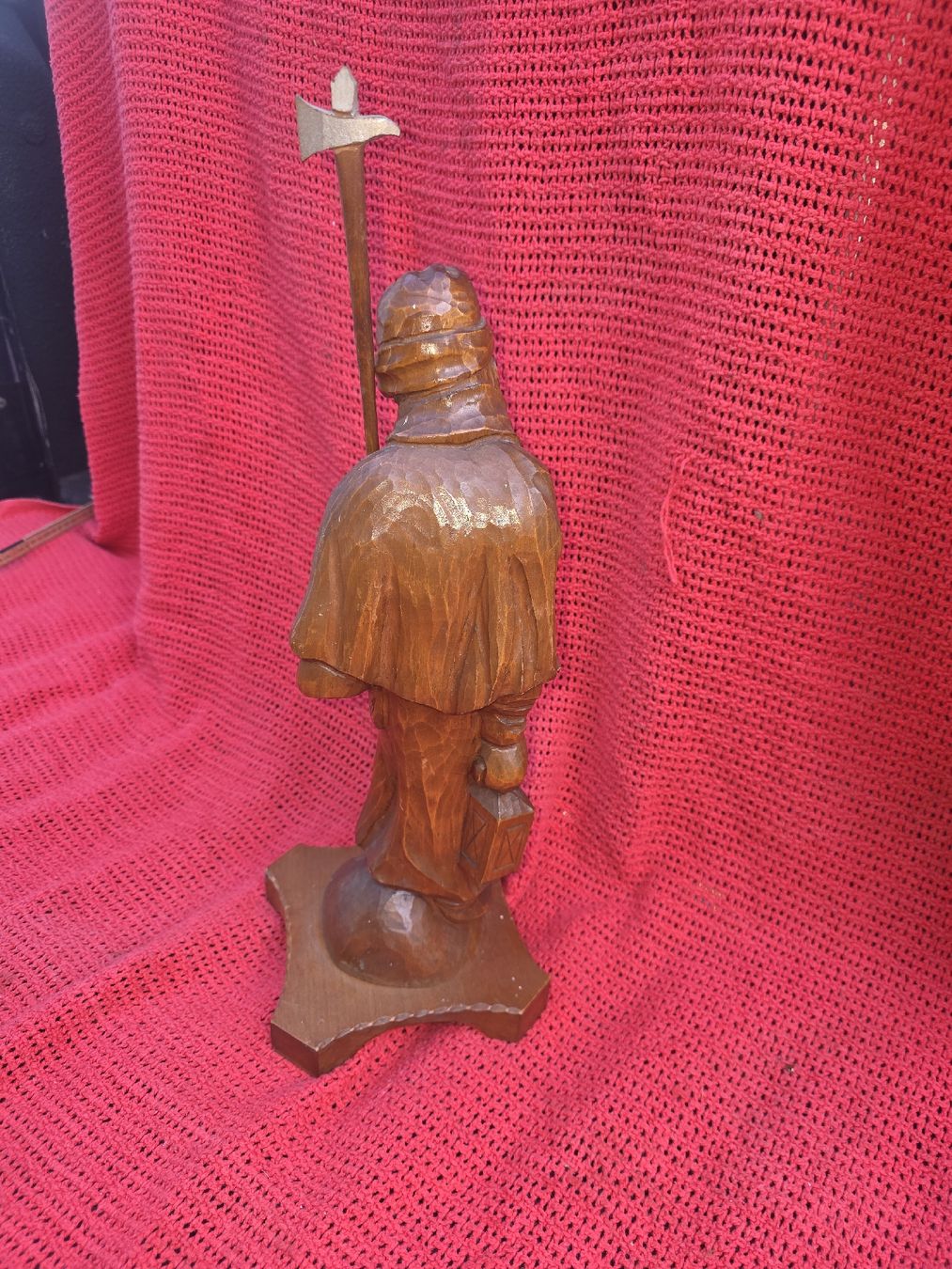 Figuren: Geschnitzter Wächter – Gebraucht aus Hasle LU von Auctions_Hunters 2