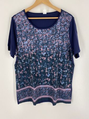 T-Shirt, Grösse 44, blau, vorne alloverprint, "Neuwertig"