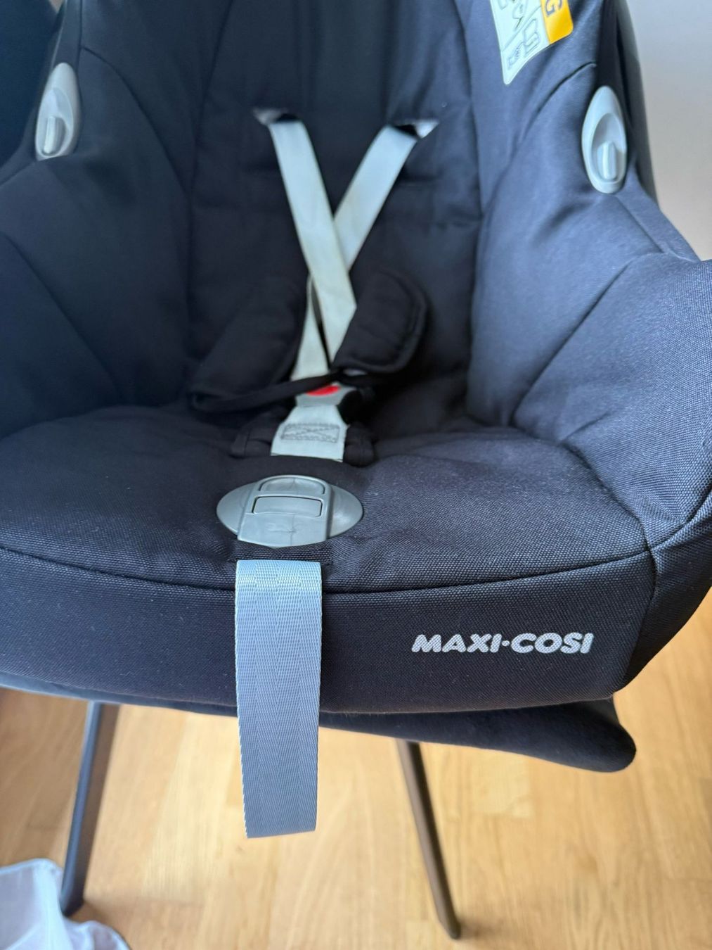 Maxi-Cosi Seggiolini per auto: Maxi-Cosi Babyschale mit Sonnenschutz, schwarz – Usato da Riehen venduto da edu_92w7 6