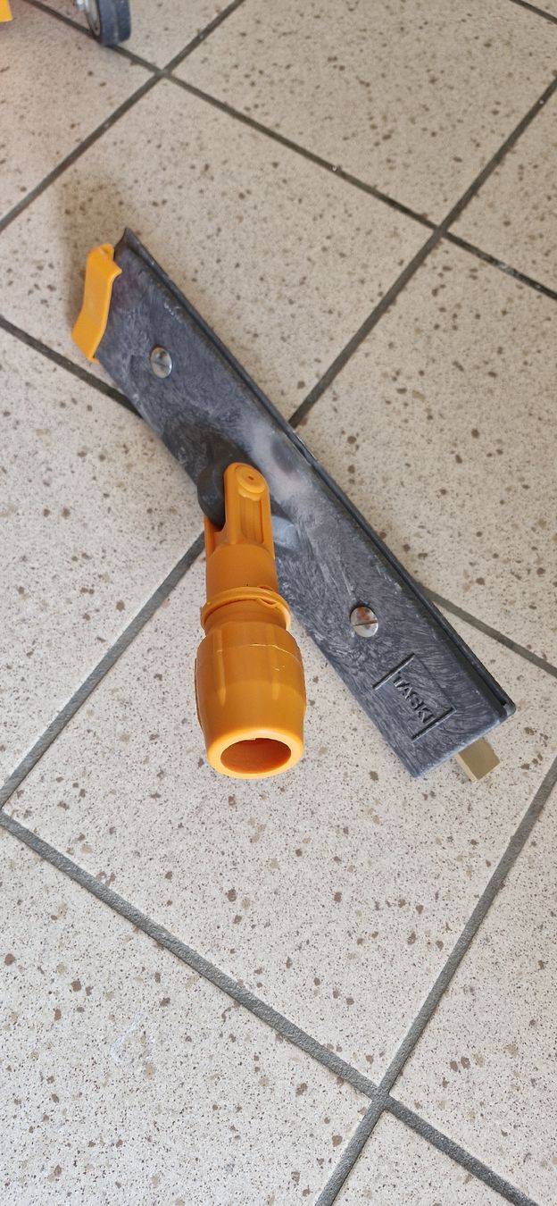 Sonstige Reinigungsgeräte: TASKI Opti Mop 30 Reinigungsset mit Wischbezug und Eimer – Gebraucht aus Baltschieder von Templa93 1