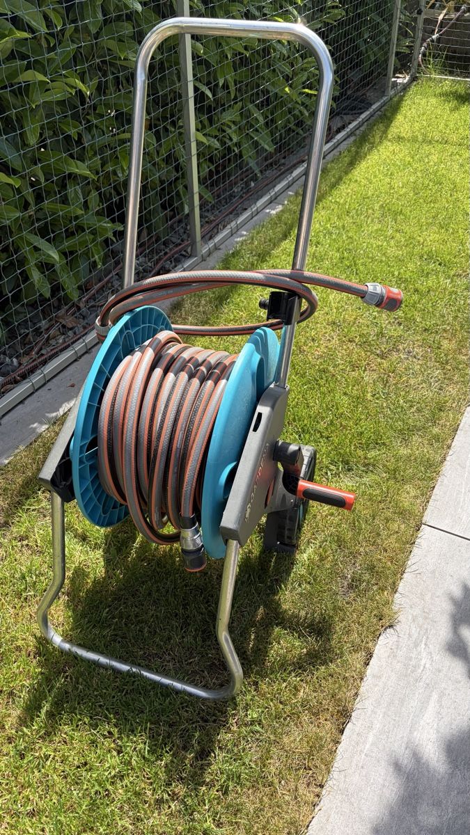 Gardena Tubi & Tubi flessibili: Gardena Gartenschlauchwagen – Usato da Volketswil venduto da PhilipKa