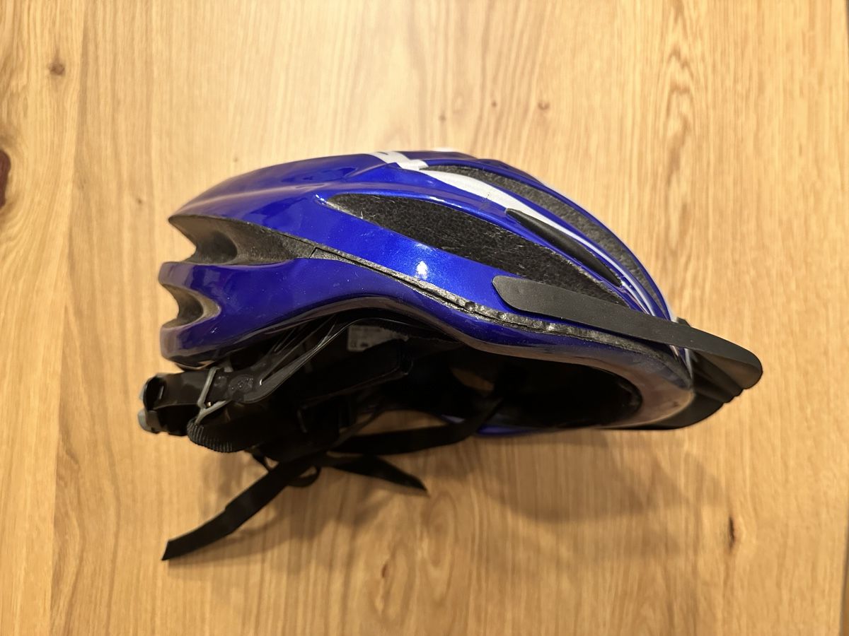 Caschi: Casco bici Inmold blu/argento – Nuovo (secondo la descrizione) da Tenero venduto da Dodaeffe 1