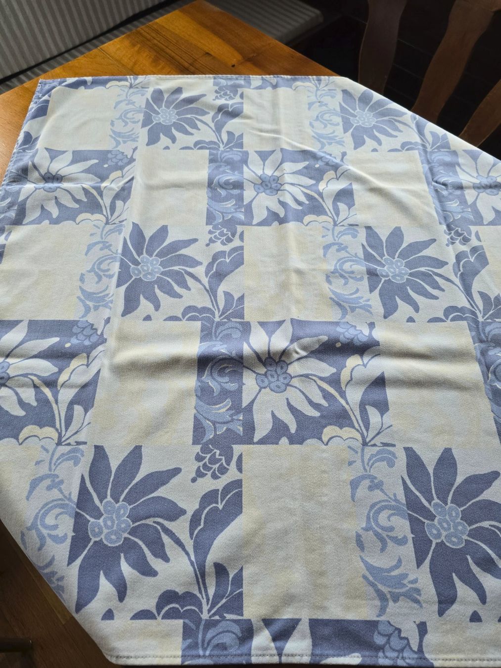 Altra biancheria da tavola: 9 Napperons in Grösse 80 x 80 – Usato da Hohenrain venduto da ctu_68wz 4