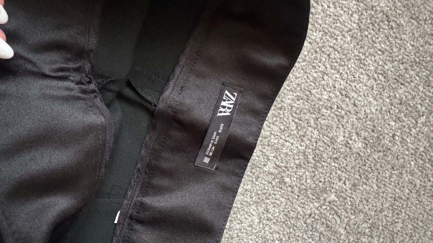 Zara Pantaloni: Shorts Skort Zara schwarz Grösse S – Usato da Kriessern venduto da loolah 2