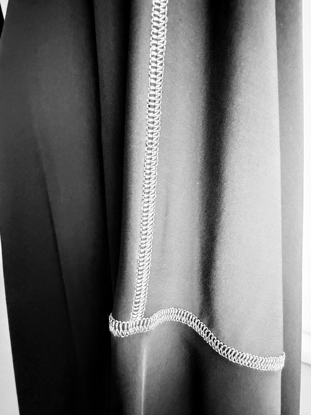 Top: Zeitloses Designer-Top mit besonderer Naht – Usato da Zürich venduto da nb6_6tx5 3