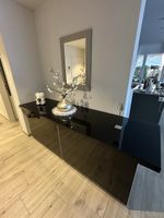 Sideboard schwarz Hochglanz mit zwei Türen guter Zustand