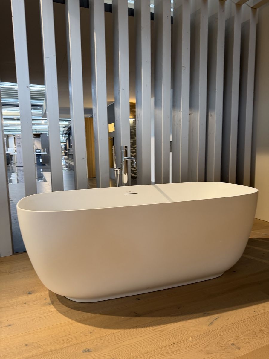 Badewannen: Freistehende Badewanne weiss matt  – Neu (gemäss Beschreibung) aus Amriswil von deluxe_bad 2