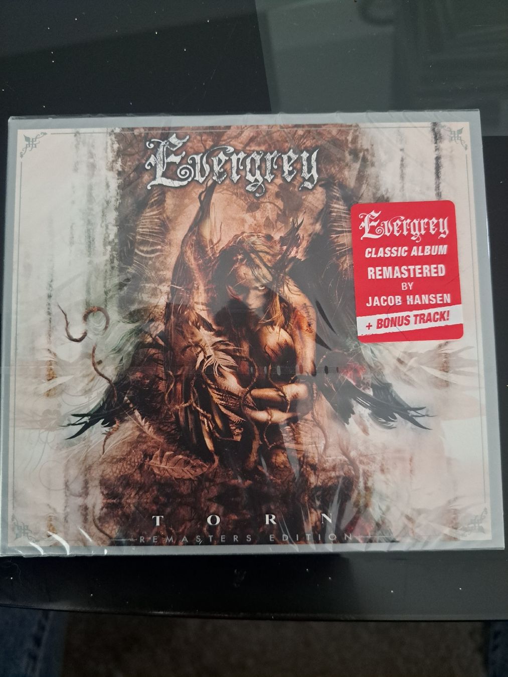 CDs: Evergrey - Torn  – Neuf avec emballage d'origine à Schüpfen par Sonata85
