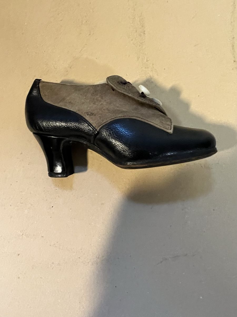 Scarpe da donna: Sammlung 5, miniaturSchuhen aus Leder – Usato da Hombrechtikon venduto da vespa1954 4