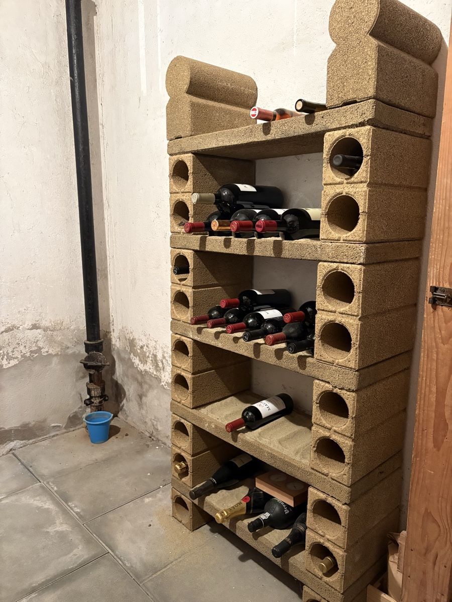 Scaffali: Weinregal Tuffstein – Usato da Zürich venduto da Espresso65