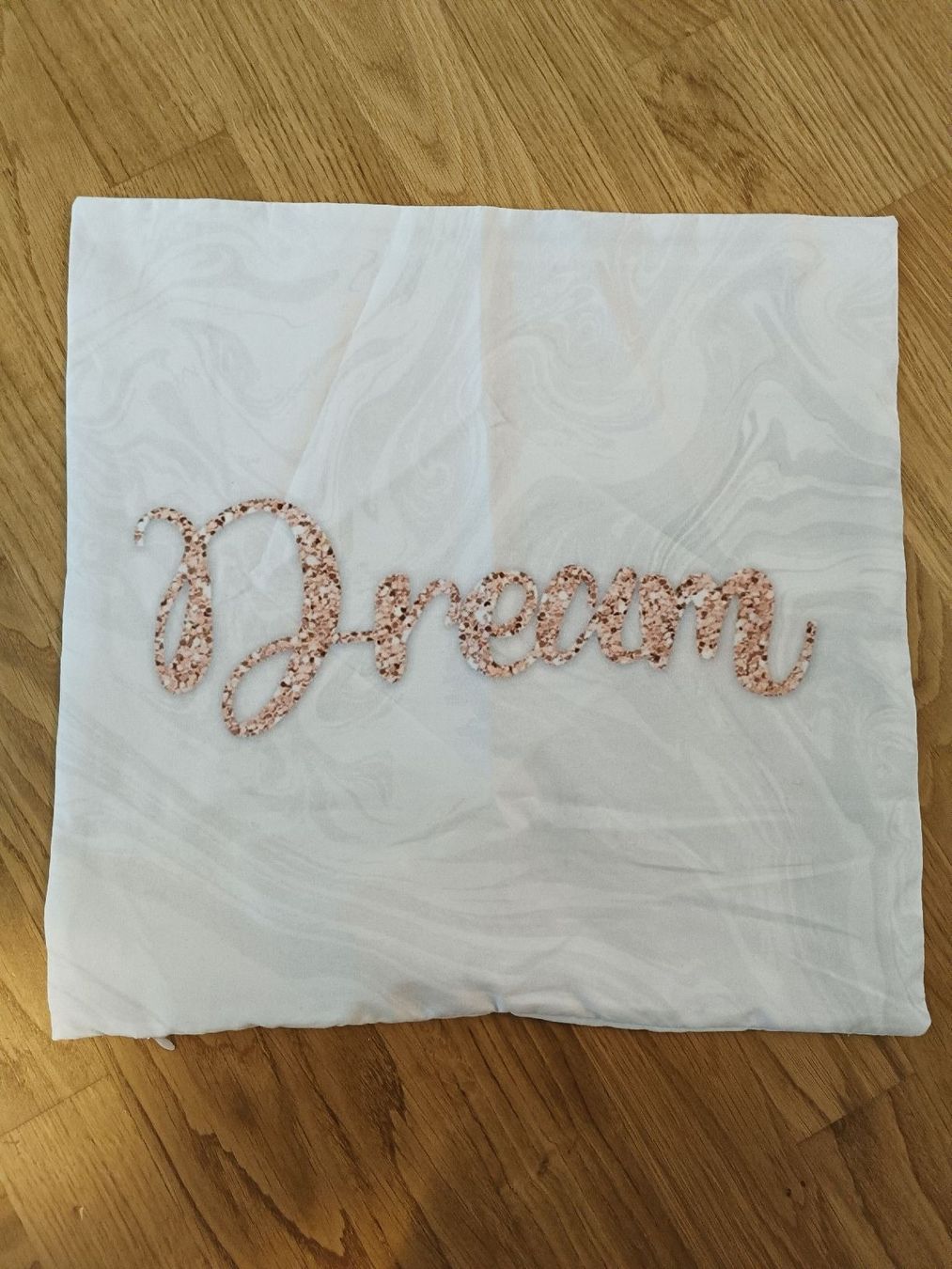 Cuscini: Kissenbezug Dream 45x45 – Usato da Muri AG venduto da Mupuputs