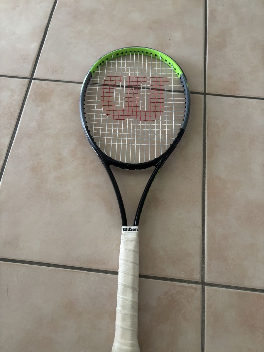 Wilson Racchette: Wilson Blade Tennis Schläger – Usato da Lengnau BE venduto da lea_5zbr 1