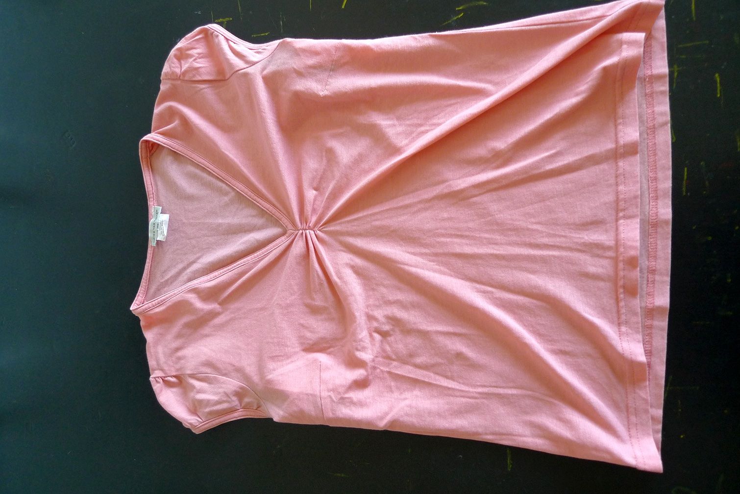 T-shirt: Dries Van Noten T-Shirt mit V-Ausschnitt – Usato da Zürich venduto da Supetar 1