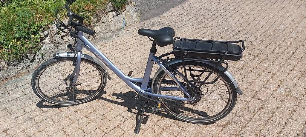 Biciclette: Vélo électrique pour dame LEOPARD 26" – Usato da Belmont-Lausanne venduto da cst_5l7n