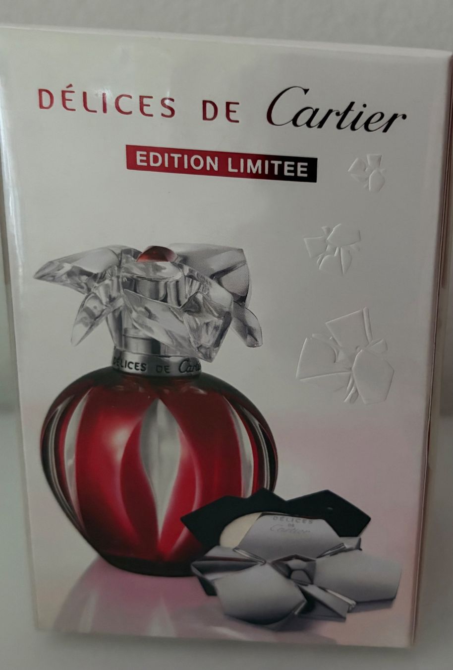Cartier Profumi & Eau de Toilette: DELICES DE CARTIER EdT Vapo 50ml – Nuovo e nell'imballaggio originale da Benken ZH venduto da Teessino 1