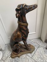 Lebensgrosser antiker Windhund Holz geschnitzt/ gefasst