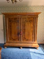  Antiker Schrank 