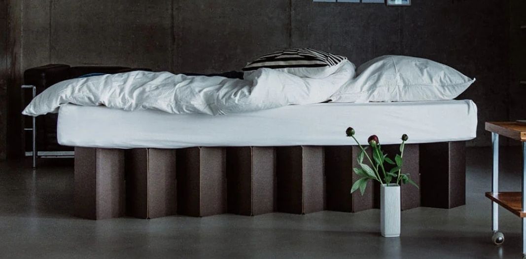 Betten: ROOM IN A BOX Bett 2.0 schwarz S – Gebraucht aus Baden von AlexandraSchneider