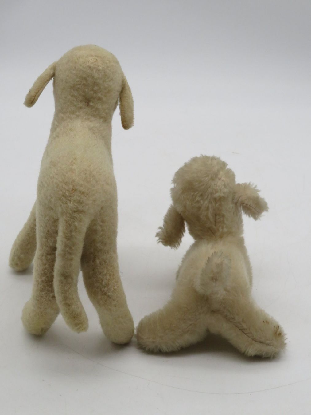 Giocattoli: 2er Set Vintage Stofftiere Schaf & Lamm – Usato da Reinach BL venduto da WBZ-Flohmarkt 2