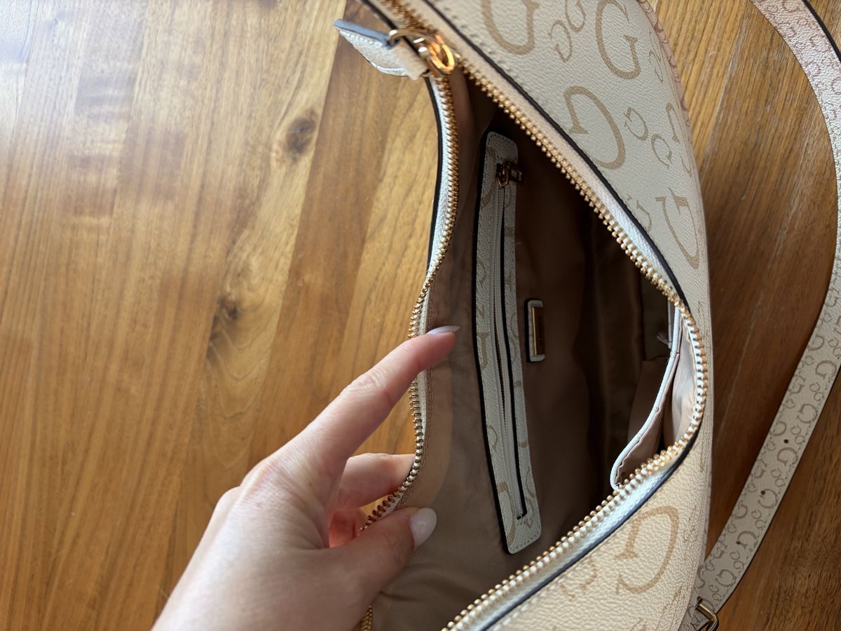 Guess Sacs femmes: GUESS Shoulder Bag – Neuf (Voir description) à Zürich par Giulia033 2