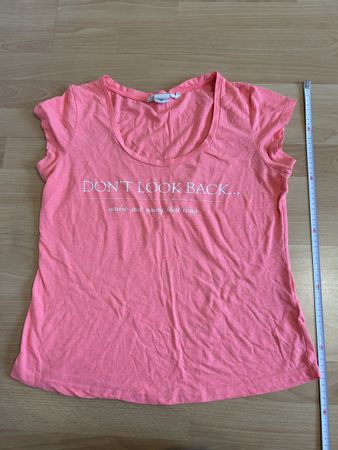 Sommerliches T-Shirt, Grösse M, "Don't Look Back" Motiv