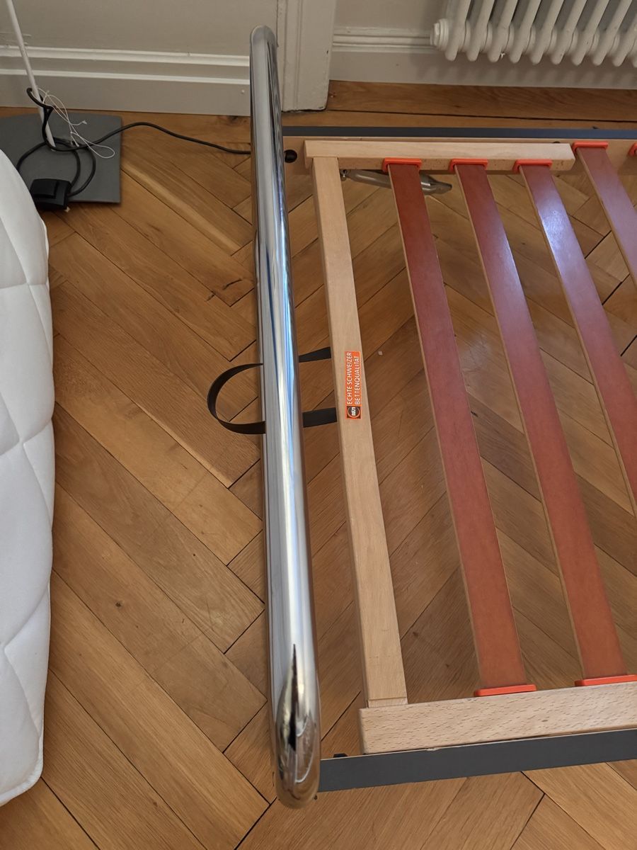 Betten: Schönes Bett roth ähnlich – Gebraucht aus Zürich von gio_yg2z 1