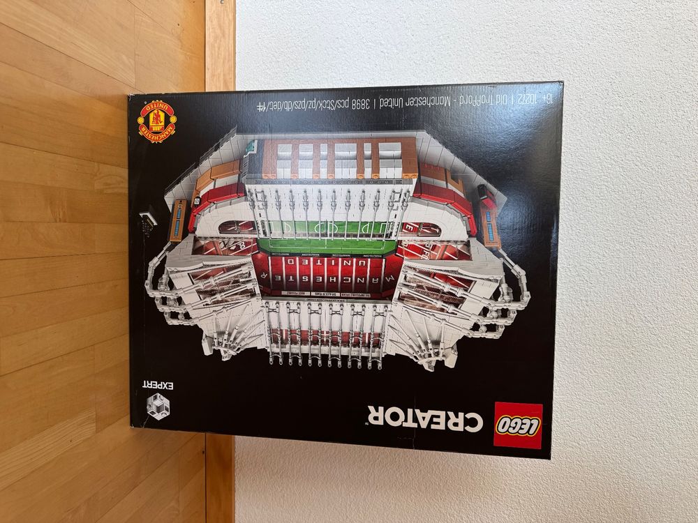LEGO 10272 Old Trafford – Manchester United 2