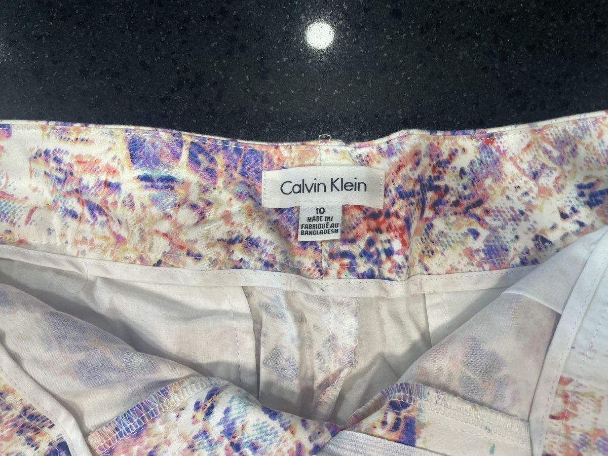 Calvin Klein Pantalons: Calvin Klein Shorts – D'occasion à Luzern par sop_5d7x 1