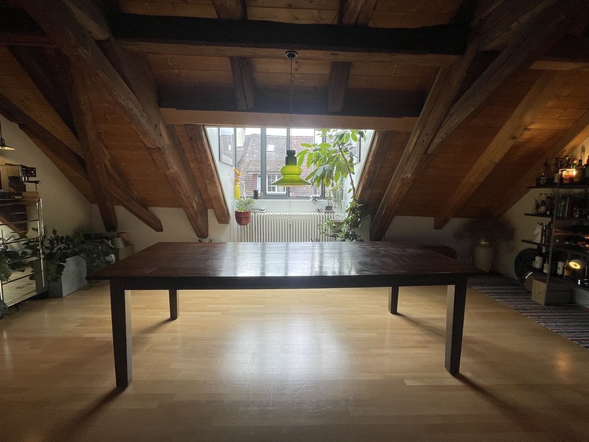 Tische: Tisch aus Mangoholz – Gebraucht aus Winterthur von vitustitus