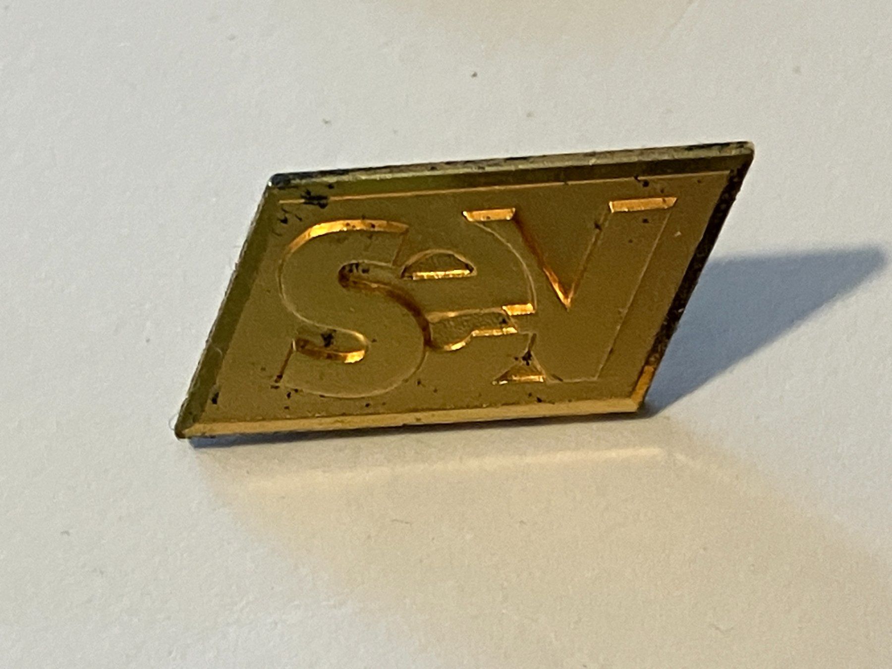 Placchette & Badge: 1 Pin SEV – Usato da Basel venduto da djwwpp