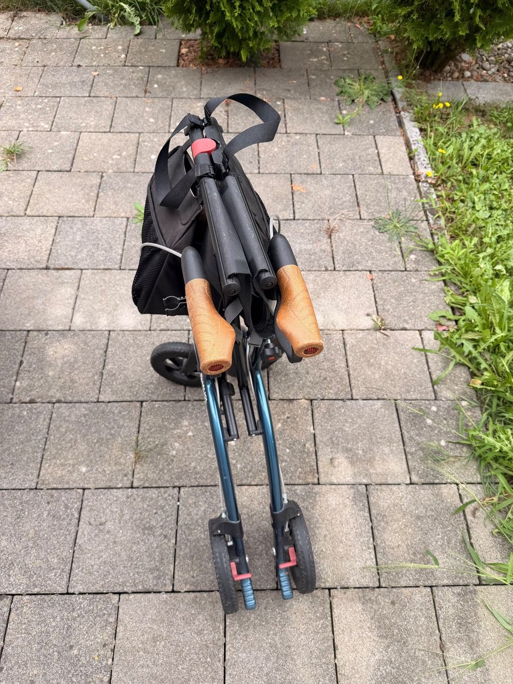 Ausili per la deambulazione: Soljol Carbon Rollator – Usato da Schwerzenbach venduto da fcolosso 3