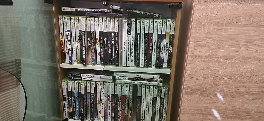 Console: Xbox 360 schwarz und c.a 60 Spiele – Usato da Flawil venduto da Jagodinac2