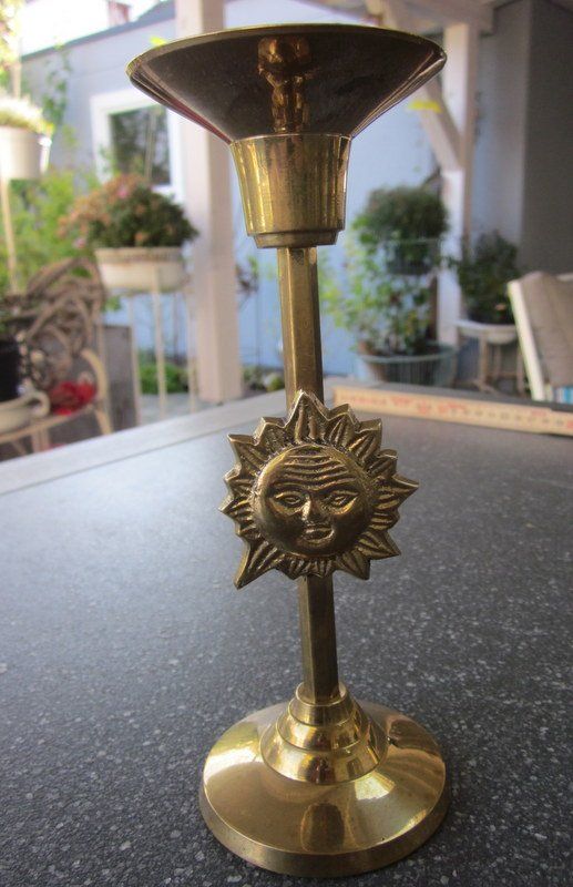 Portacandele: Metall Kerzenständer in Messingoptik mit Sonne – Usato da Bischofszell venduto da raika 2